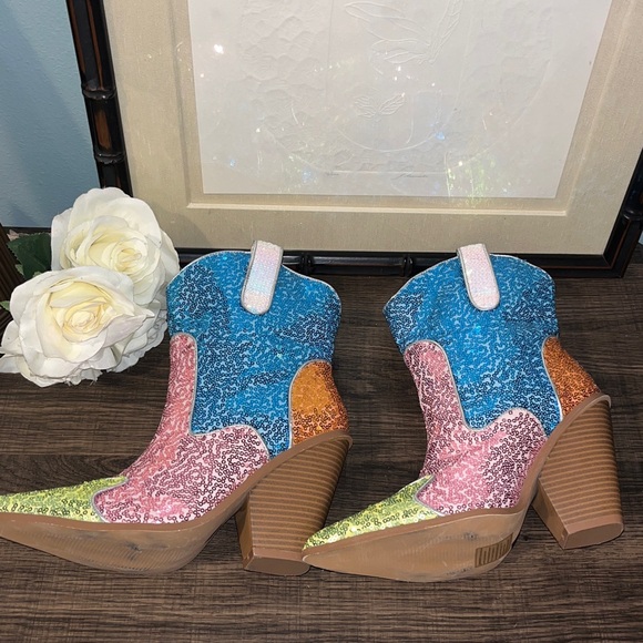 Cape Robbin Cowboy Western Ankle Heeled Boots Pointy Toe Sequin Slip-On NWOB 7.5 - Picture 8 of 13